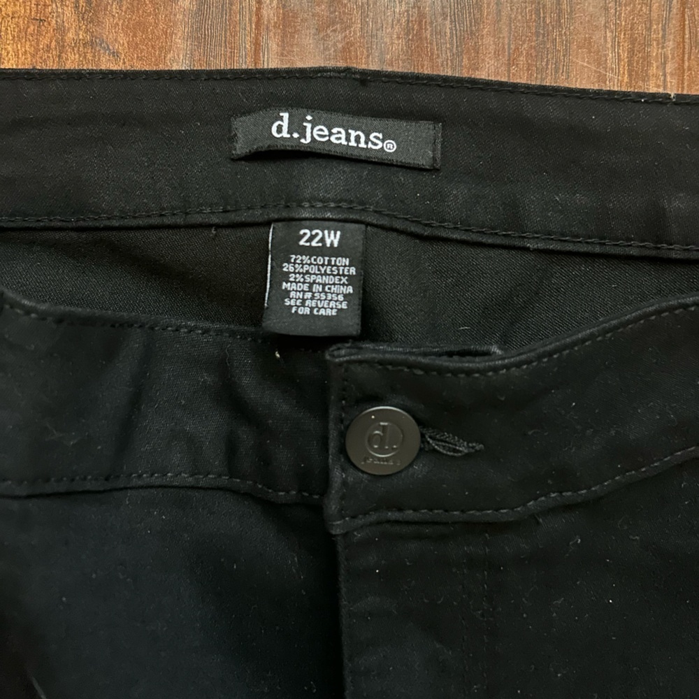 D. Jeans Black Denim Capri Pants Women’s Size 22W NWT 🖤 - Picture 4 of 8
